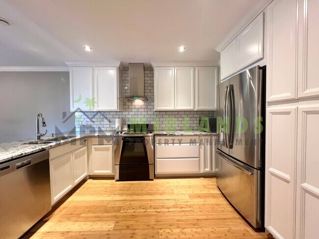 Building Photo - 201 Mariners Row