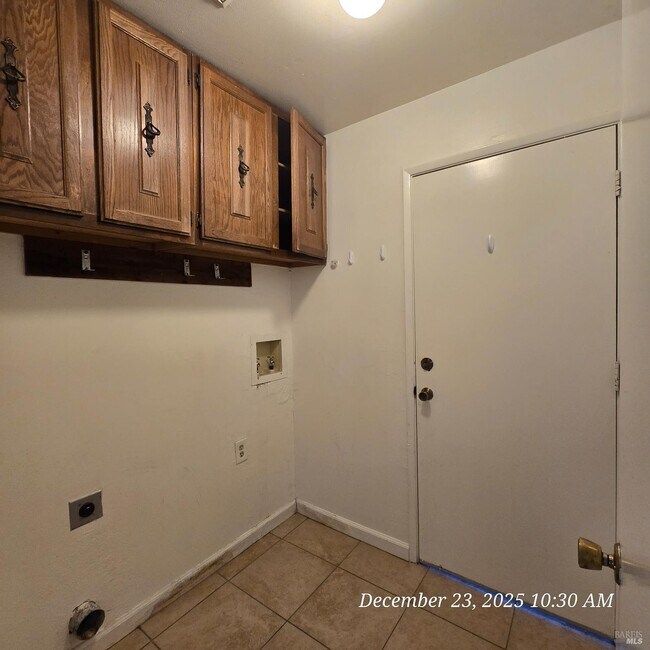 Building Photo - 4875 Silverado Dr