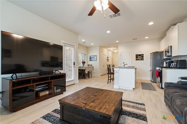 Building Photo - 603 White Steppe Way