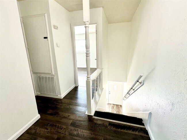 Building Photo - 13539 Castilian Dr