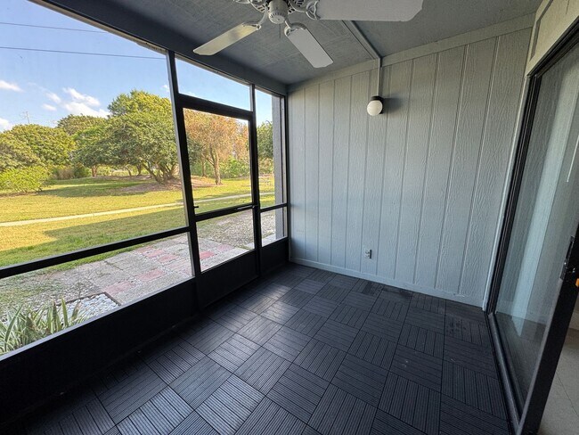 Building Photo - Experience comfort & leisure in this charming condo nestled within Orlando's best-kept secret, Ve...