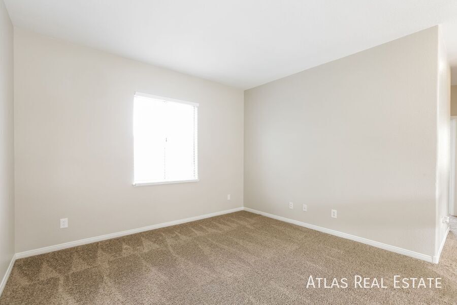 Building Photo - 2213 Warm Walnut Dr