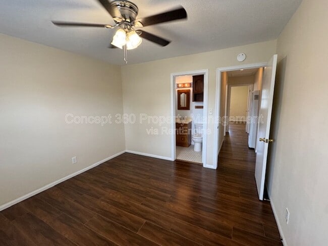 Building Photo - 20915 S Menlo Ave