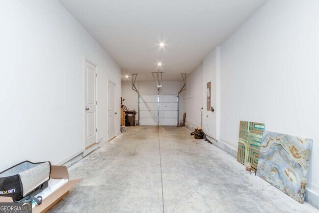 Building Photo - 912 Brees Ct