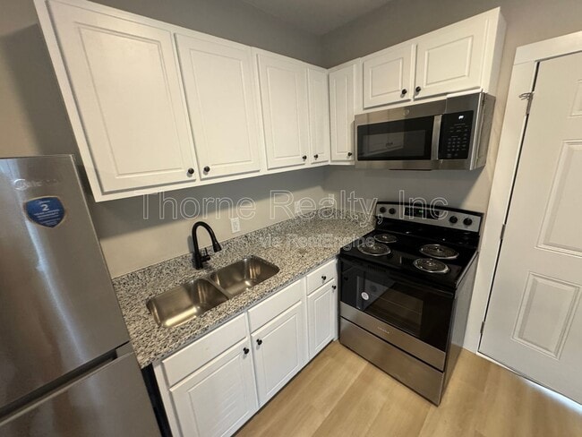 Building Photo - 815 Belleview Ave