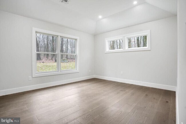 Building Photo - 358 Cherry Valley Rd