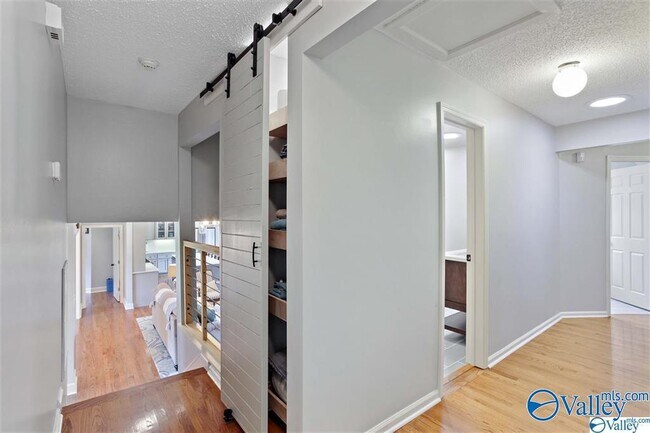 Building Photo - 204 Roy Dr