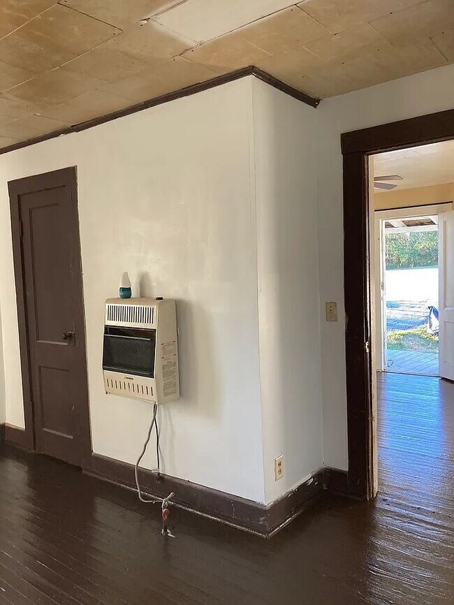 Building Photo - 207 Sims Dr