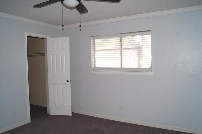 Building Photo - 1804 Flamingo Dr