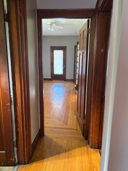 Building Photo - 1802 Holman Ave