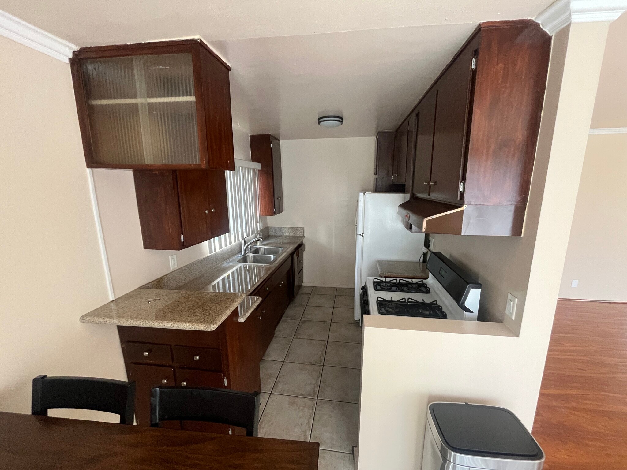 Building Photo - 1221 S Sherbourne Dr