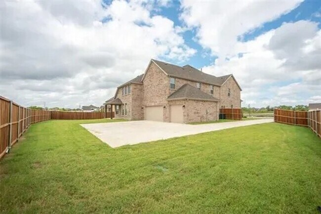 Building Photo - Stunning 5BR House in Sunnyvale