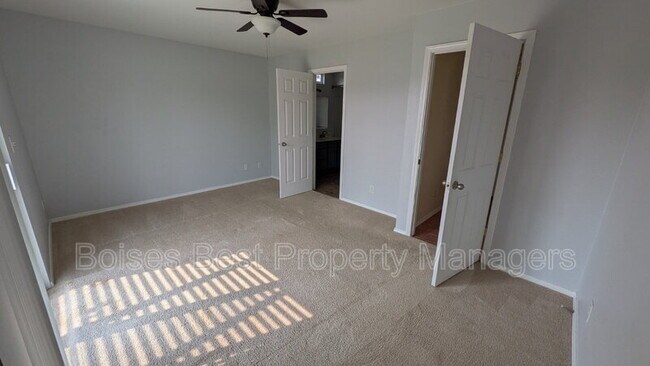 Building Photo - 5734 S Hollyhock Pl