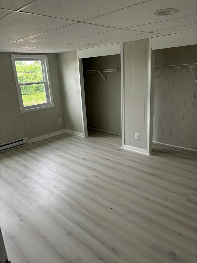 Building Photo - 4215 Pearsall Rd