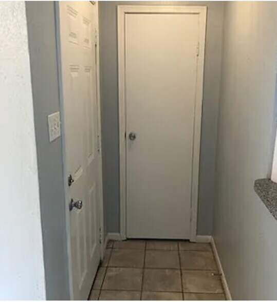 Building Photo - 3506 Cove View Blvd