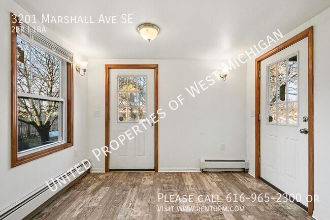 Building Photo - 3201 Marshall Ave SE