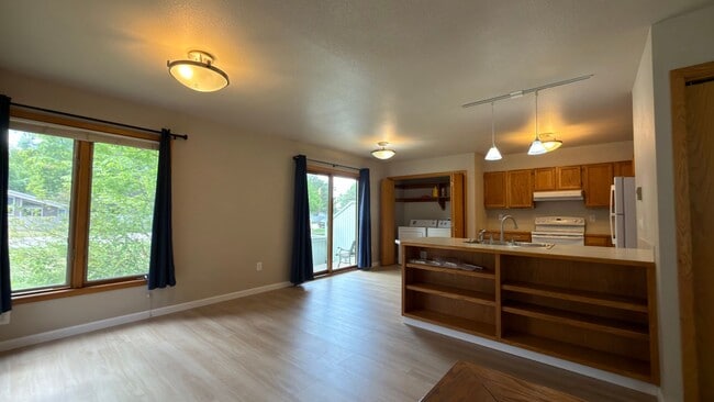 Building Photo - Great Townhome in Mid Town Fort Collins