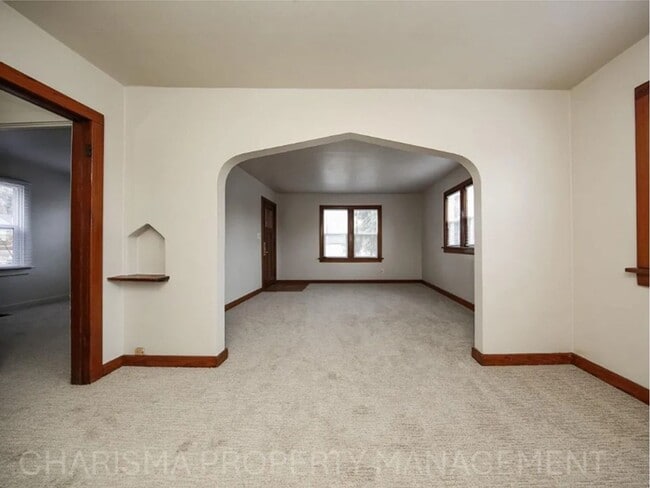 Building Photo - Charming 3 BD Home Across from Emerson Park – Move-In Ready!