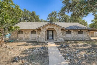 Building Photo - Ranch Style Home For Lease on Huge Lot in ...