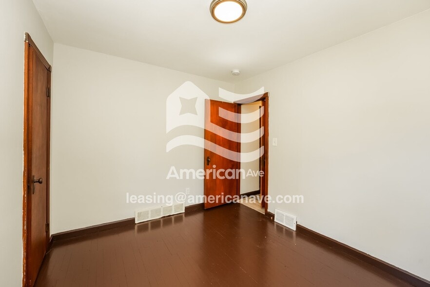 Building Photo - 61 Sunnycliff Dr