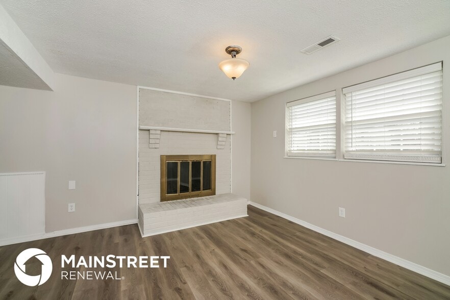 Building Photo - 8709 Redcoat Ct