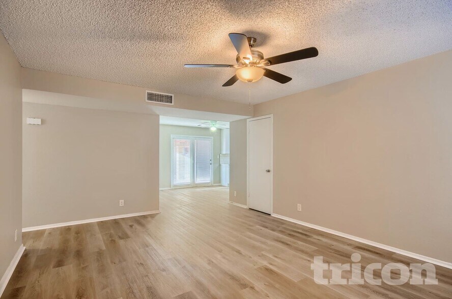 Building Photo - 452 S Johnson