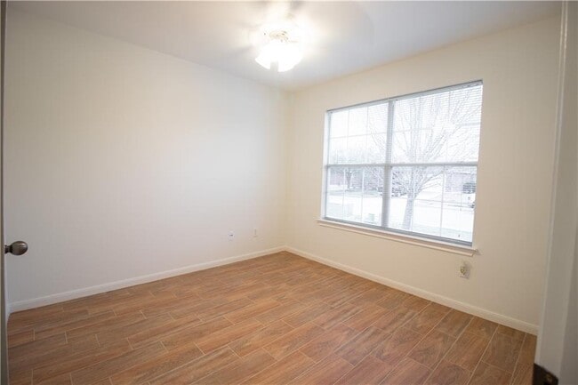 Building Photo - 107 Thompson Trail