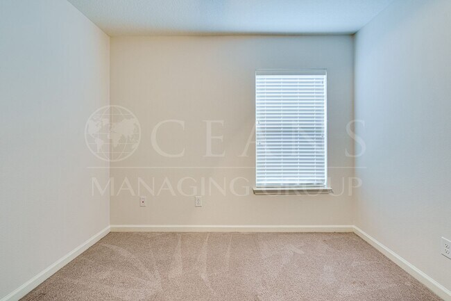 Building Photo - 3/2 Split Plan Home in Cypress Place