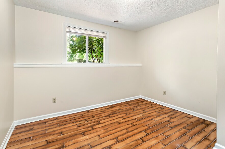 Building Photo - 1204 Ogden Pl