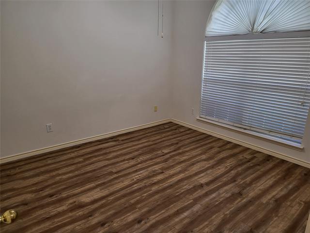 Building Photo - 429 Oakhurst Dr