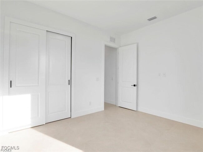 Building Photo - 1612 NW 9th Ave