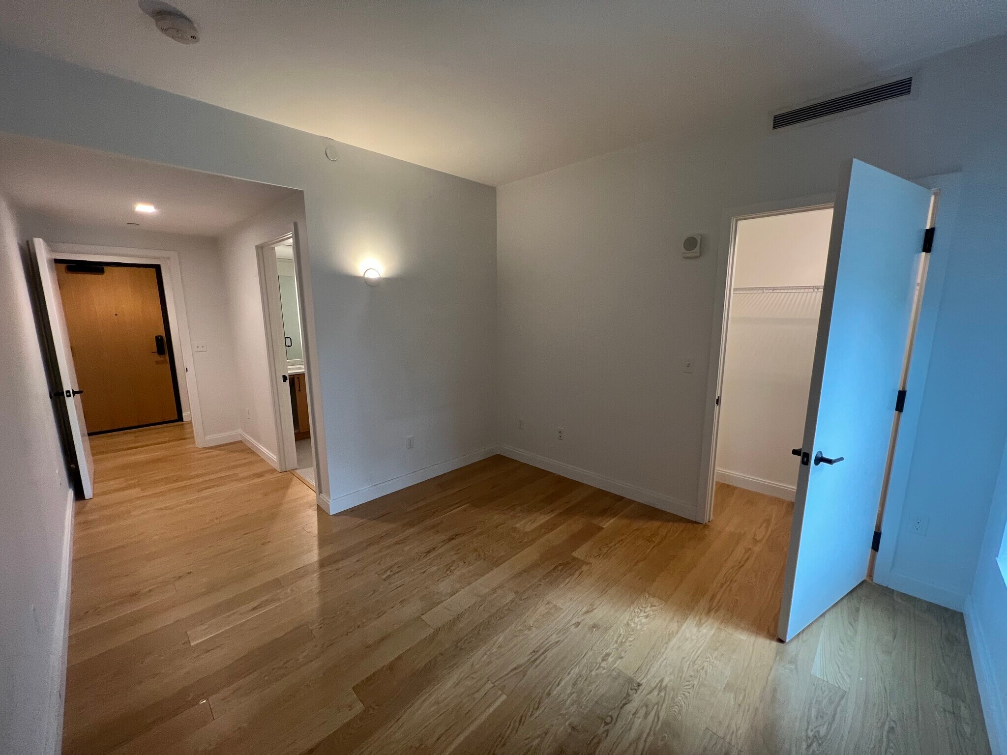 Building Photo - 83 Gardner St