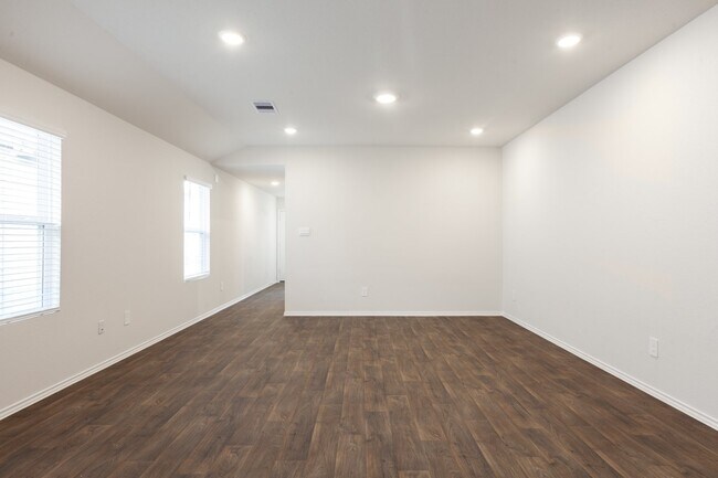 Building Photo - Harvest Creek Home Available for August Move-In!