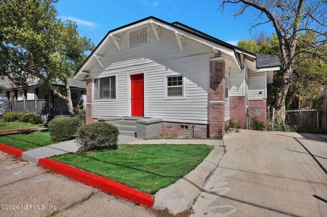 Building Photo - 2517 Orion St