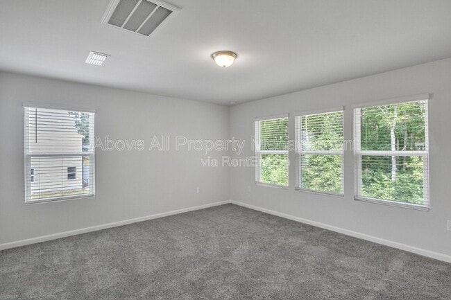 Building Photo - 840 McKenzie Pk Ter