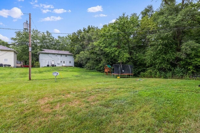 Building Photo - Spacious Belton Duplex with Full Basement—Great Location!