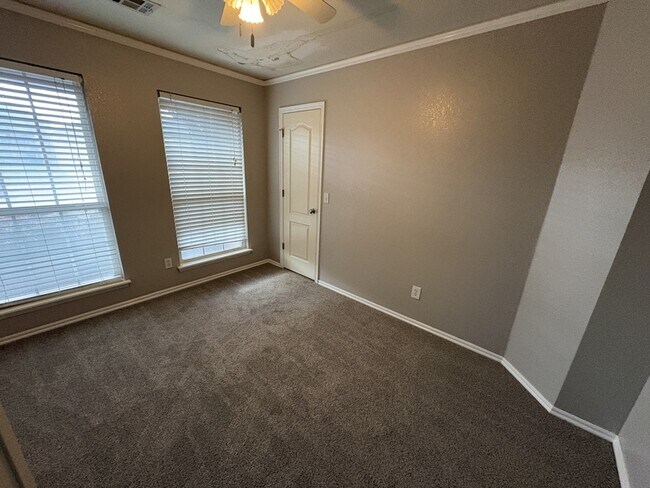 Building Photo - 7519 N 133rd E Ave