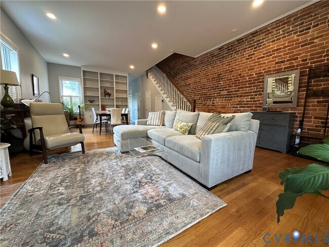 Building Photo - 404 N Shields Ave