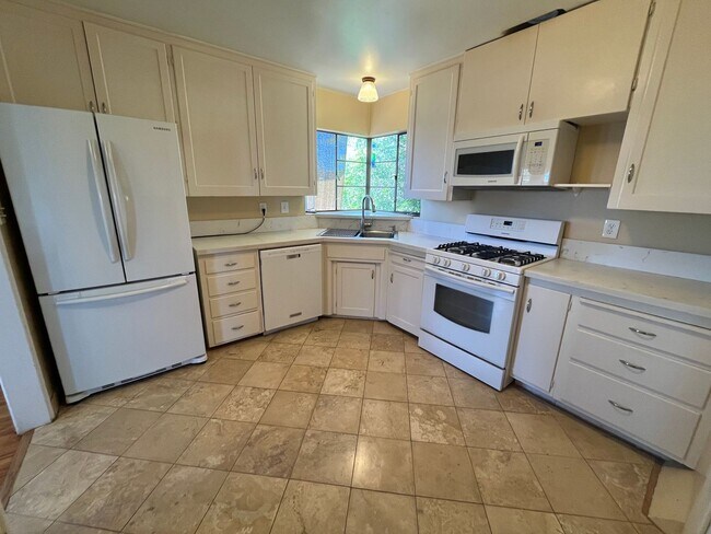 Building Photo - Charming Mission Hills Mid-Century Home wi...