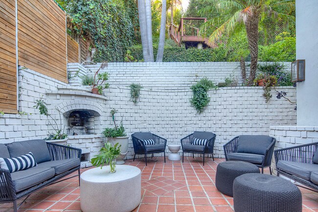 Building Photo - 1531 Marmont Ave