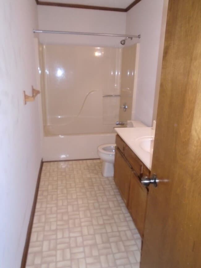 Building Photo - Timberlake  Apartments