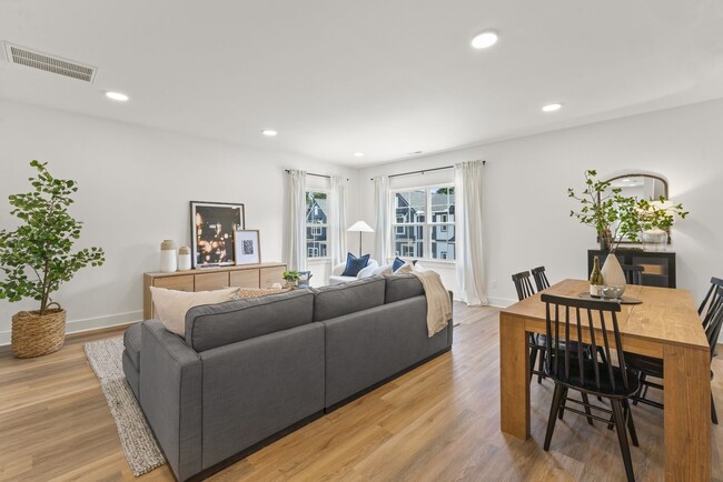 Building Photo - Madison townhome for rent. 3 bed/3.5 bath ...