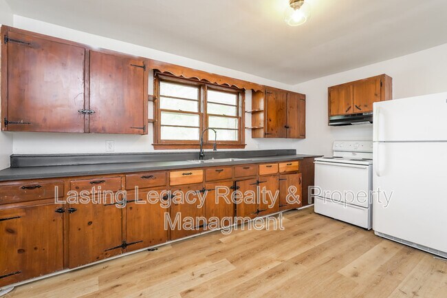 Building Photo - 817 Elon St