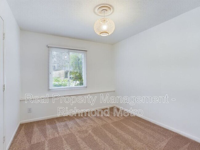 Building Photo - 1707 Foxfire Cir