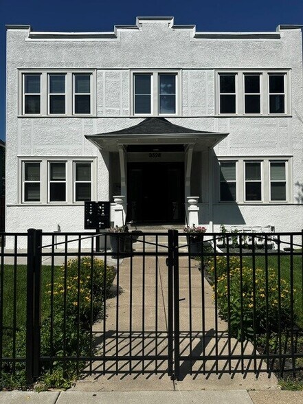 Primary Photo - 3528 Bloomington Ave