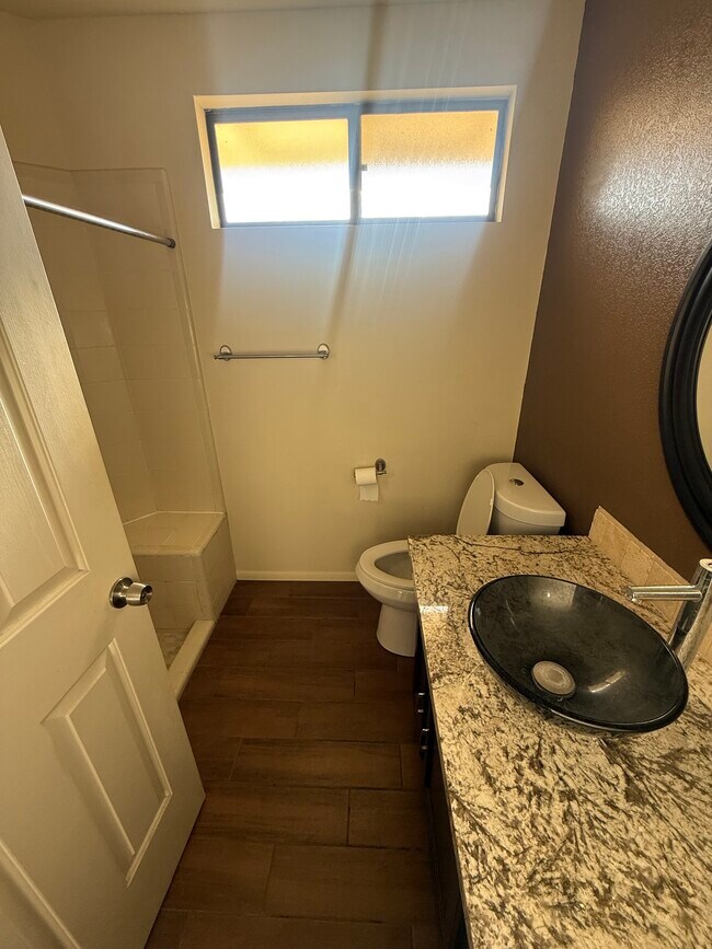 Building Photo - 200 E Belcourte Pl