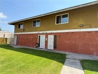 Building Photo - 631 S Fairview St