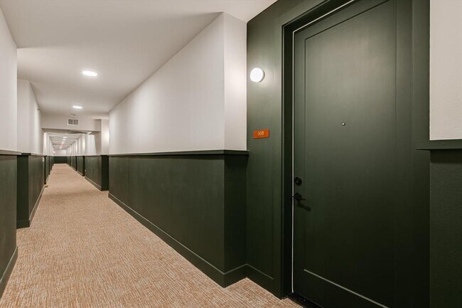 Building Photo - 1701 Simond Ave