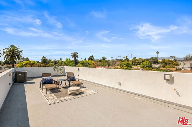Building Photo - 3643 Helms Ave