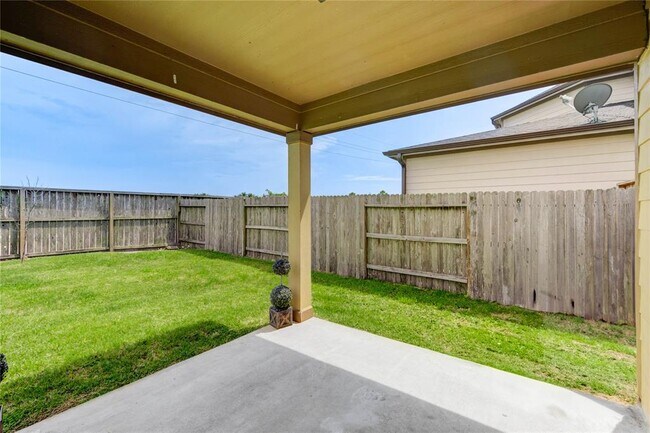 Building Photo - 16003 Peach Bluff Ln